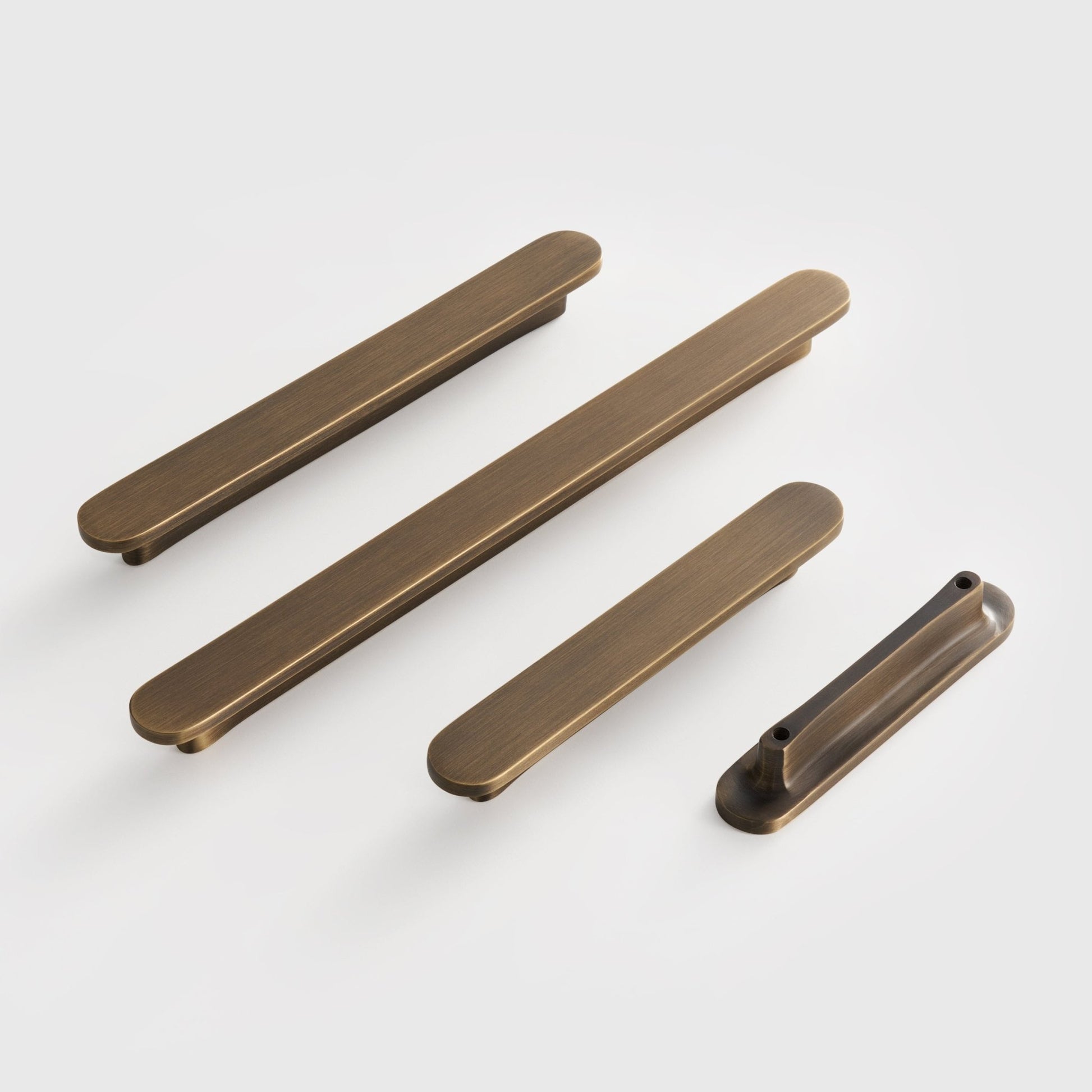 COMMET Solid Brass Handle - meraki.