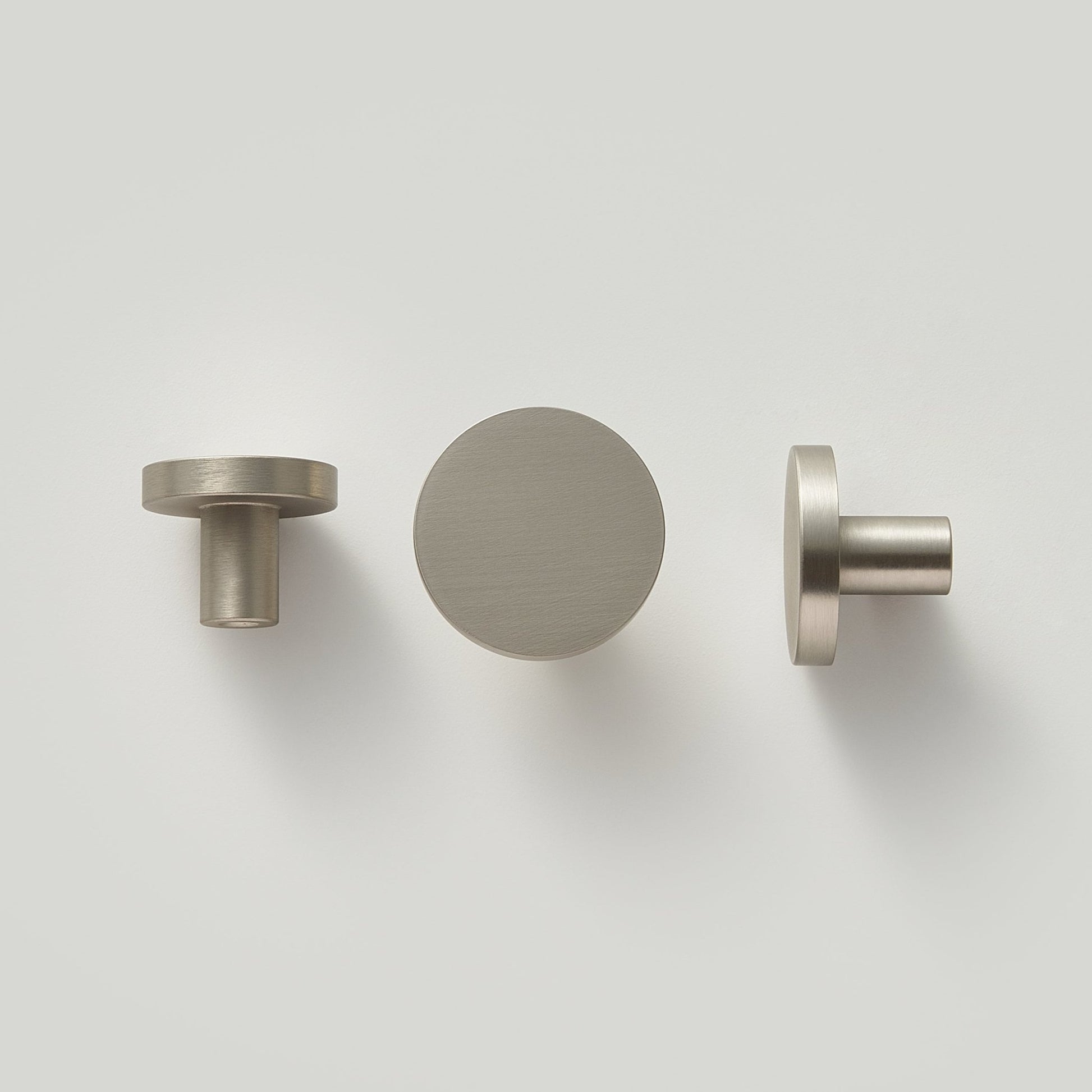 COMMET Solid Brass Knobs - meraki.