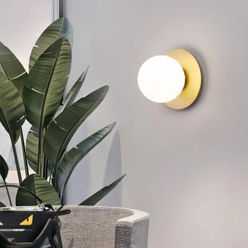 LUNA Brass Wall Light - meraki.