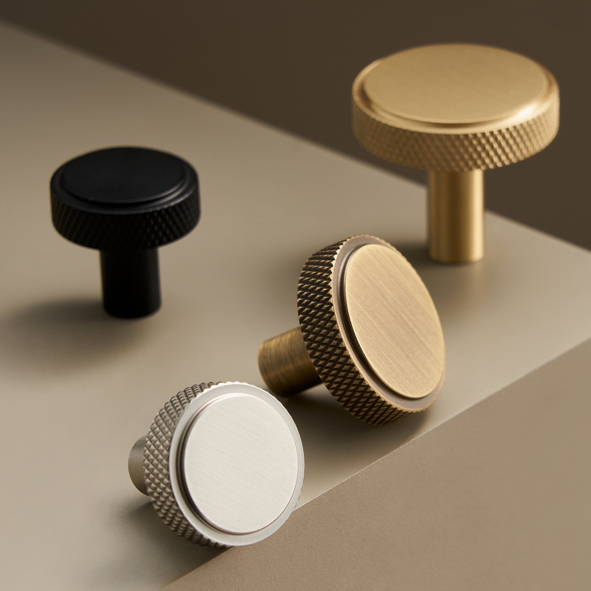 MANHATTAN Knurled Brass Knobs - meraki.