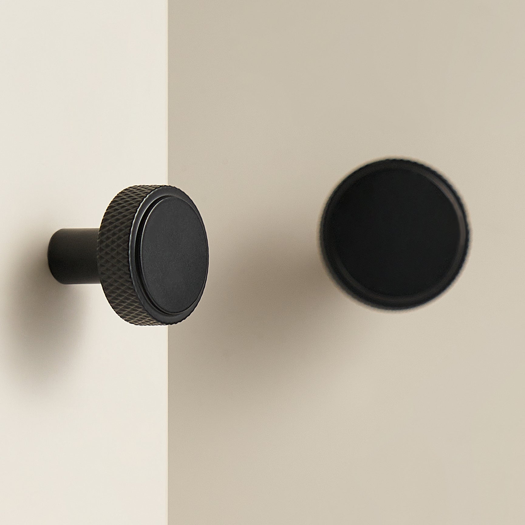 MANHATTAN Knurled Brass Knobs - meraki.