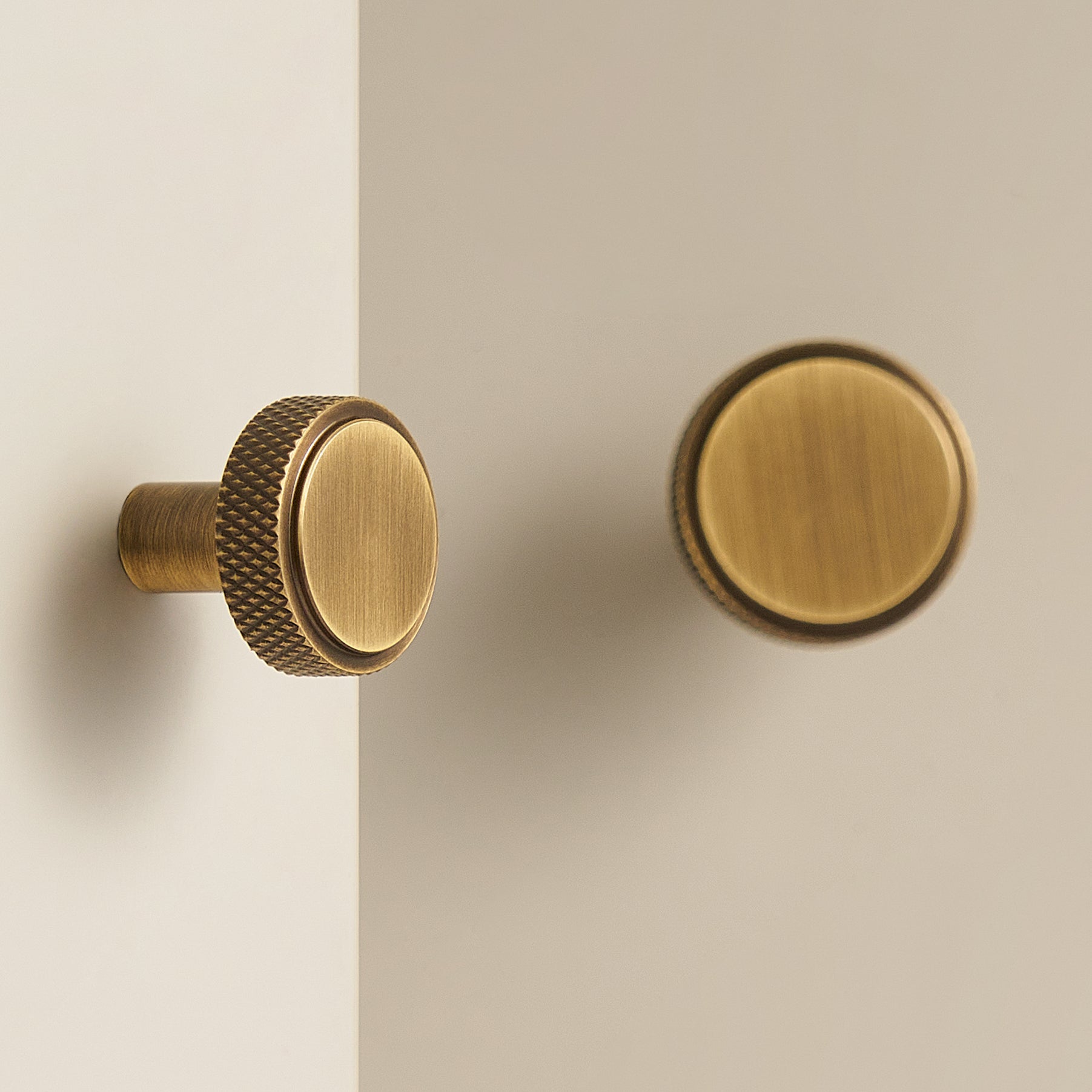 MANHATTAN Knurled Brass Knobs - meraki.