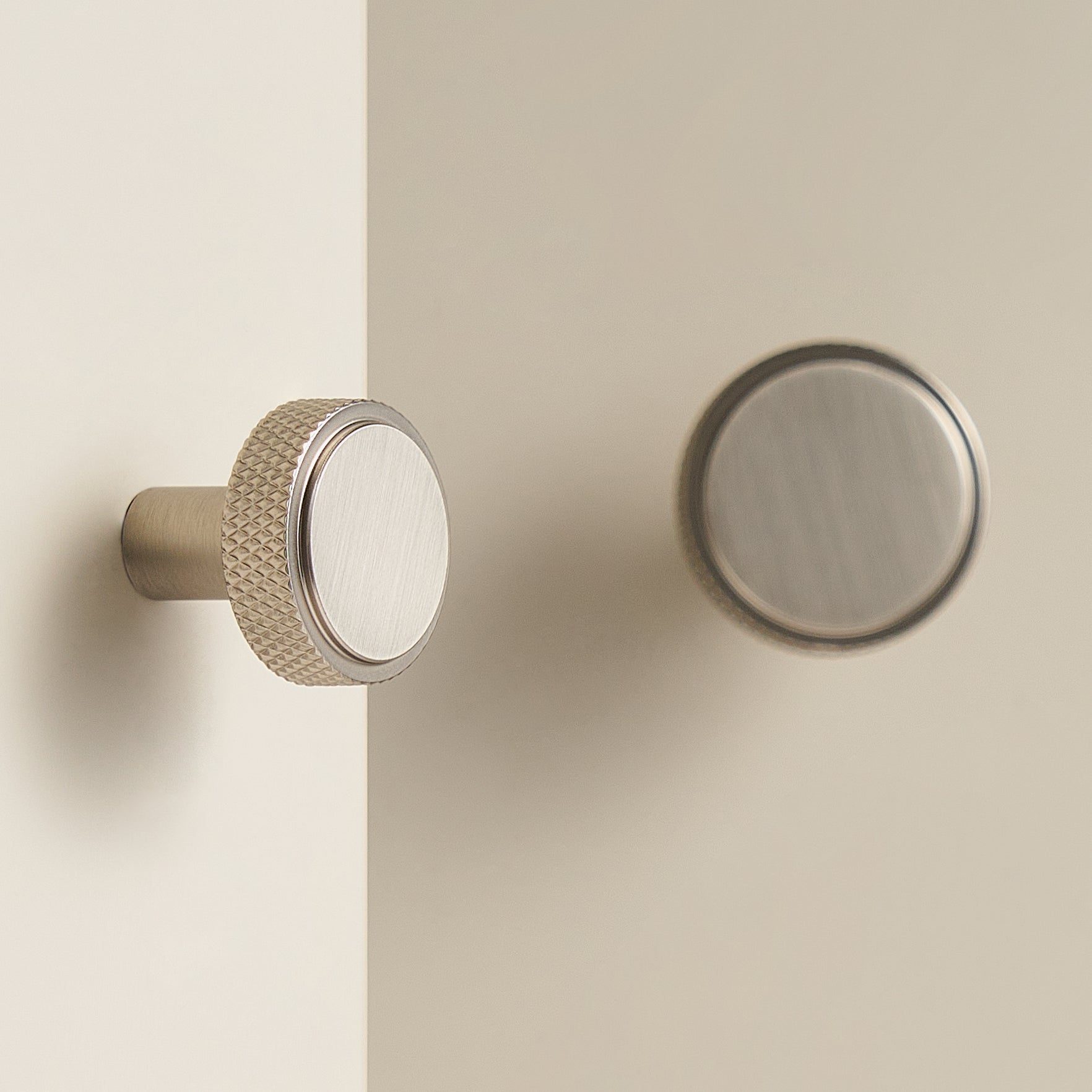 MANHATTAN Knurled Brass Knobs - meraki.