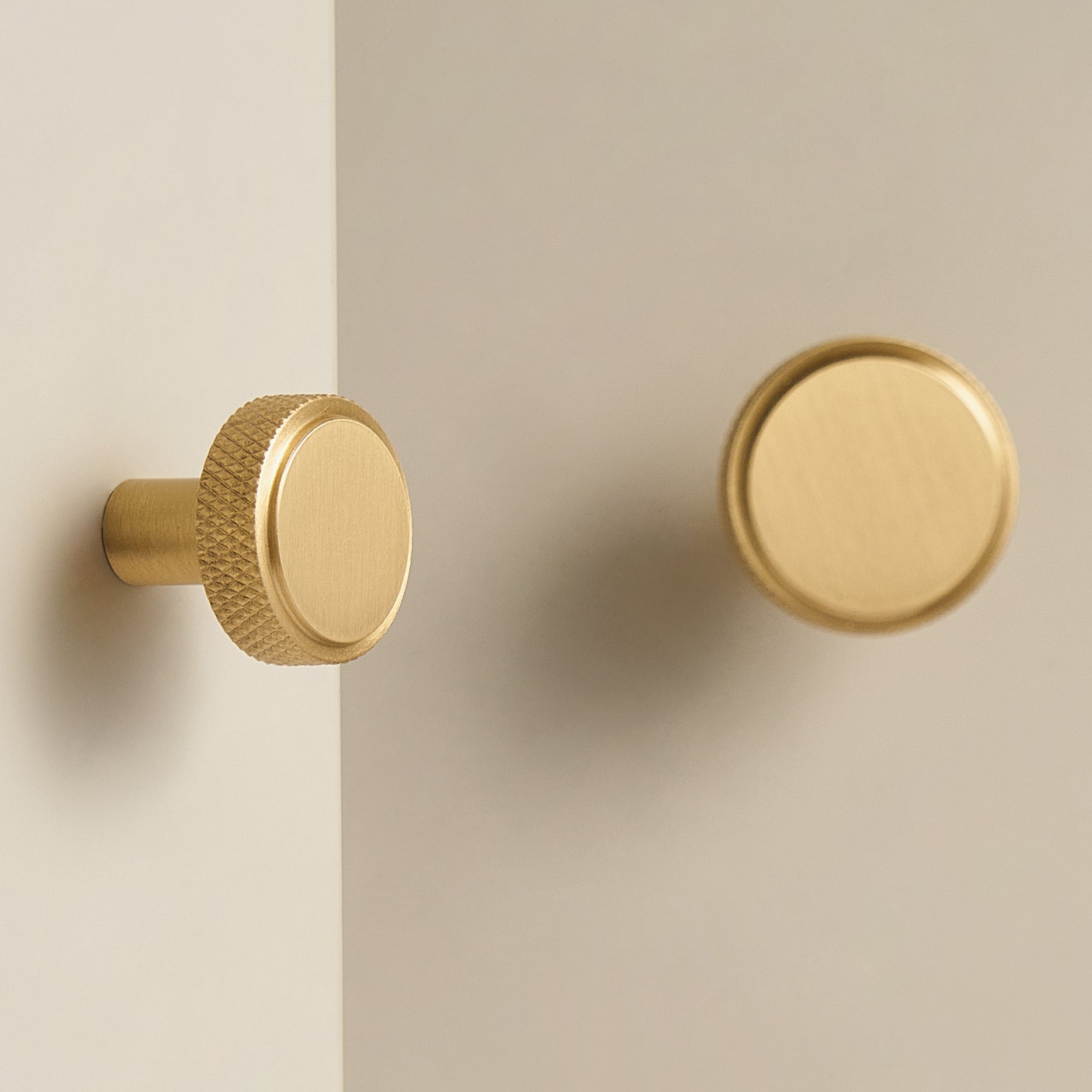 MANHATTAN Knurled Brass Knobs - meraki.