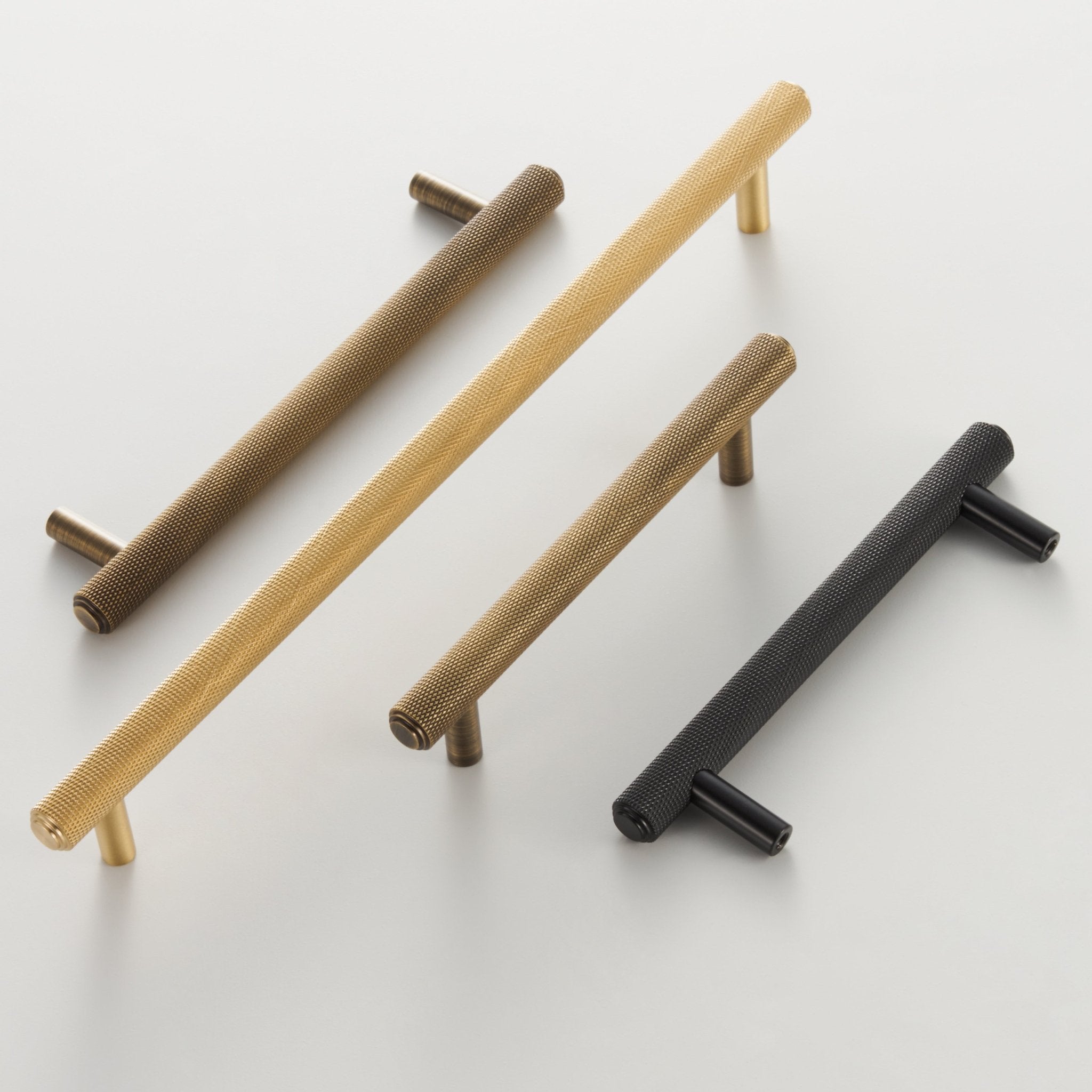 PLAKA Solid Brass Knurled Handles - meraki.