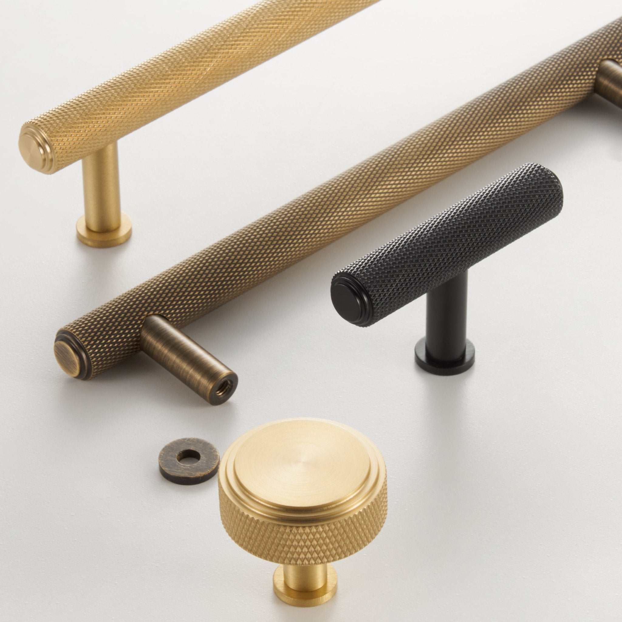 PLAKA Solid Brass Knurled Handles - meraki.