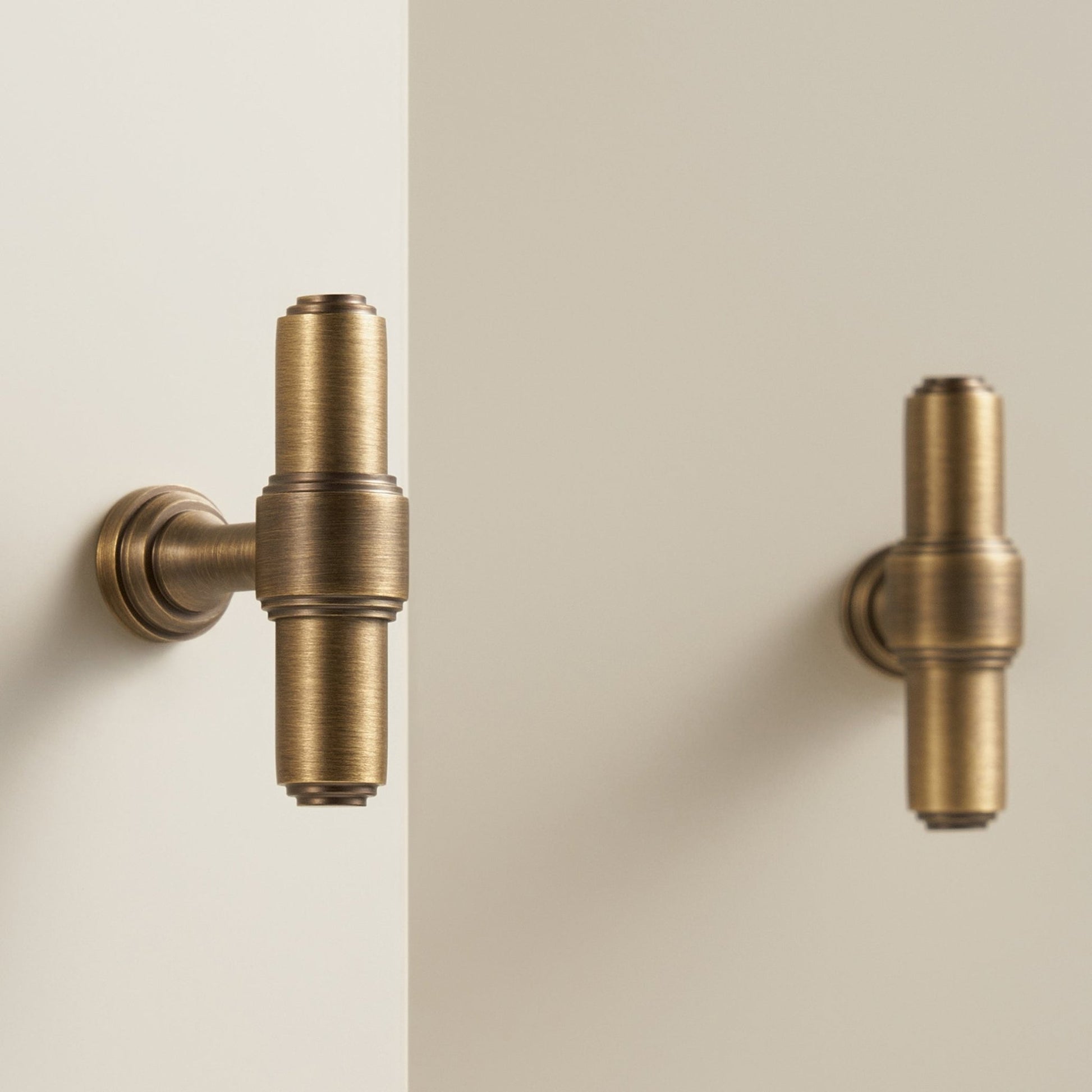 VELA Solid Brass T - Bar - meraki.