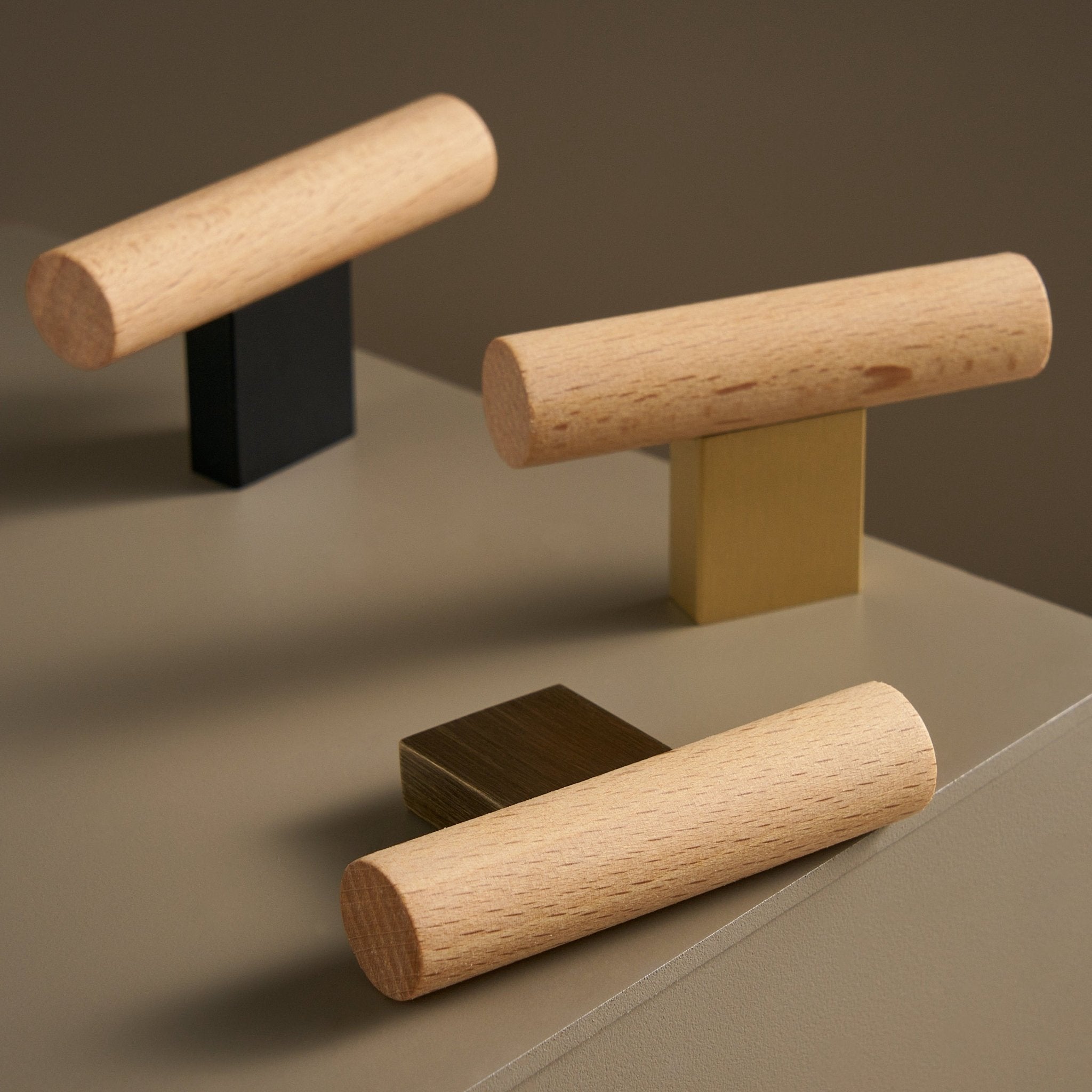 XYLO Beech & Brass T - Bars - meraki.