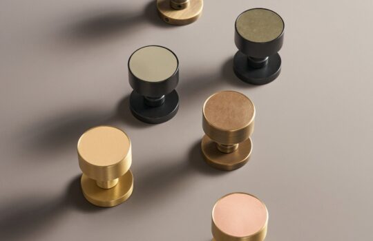 the-art-of-cohesion-wie-man-hardware-zusammenbindet-beleuchtet-und-veredelt-im-einem-raum-2784178