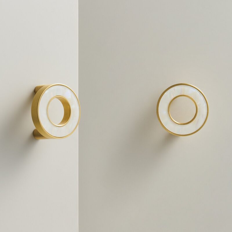 Tirador ALBA de latón macizo y acrílico