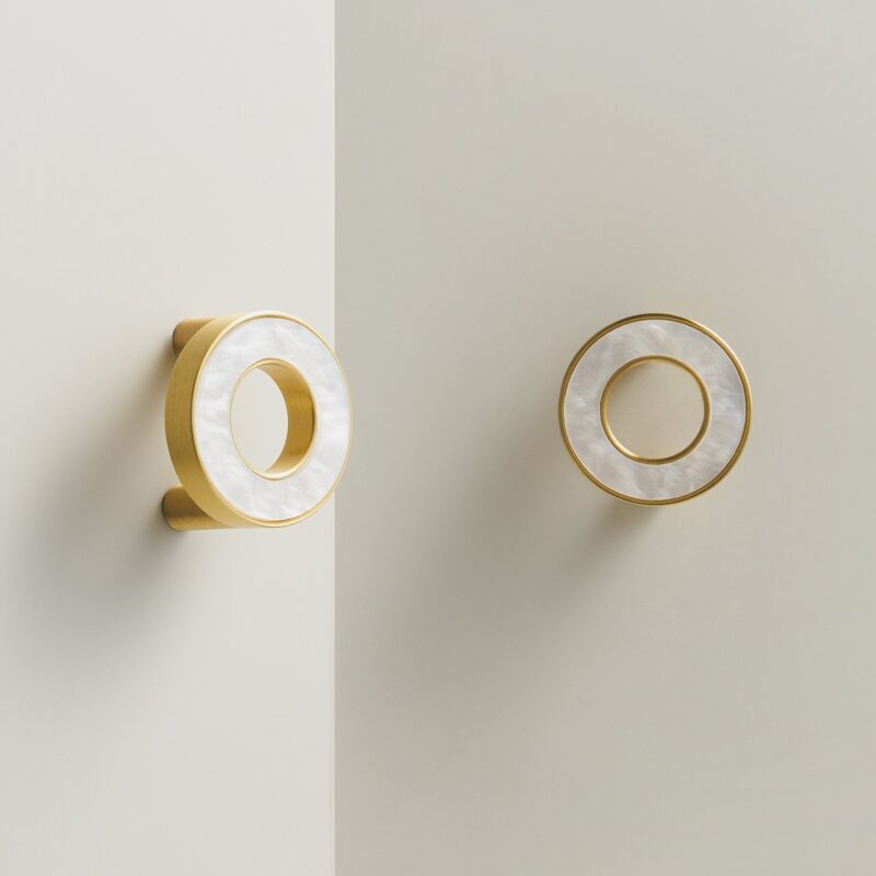 Tirador ALBA de latón macizo y acrílico