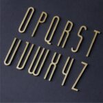AMYTHUS Lettere in ottone massiccio satinato