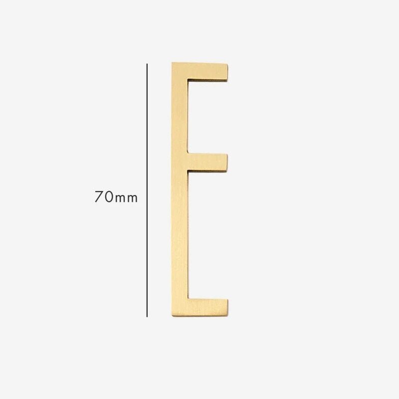 AMYTHUS Lettere in ottone massiccio satinato