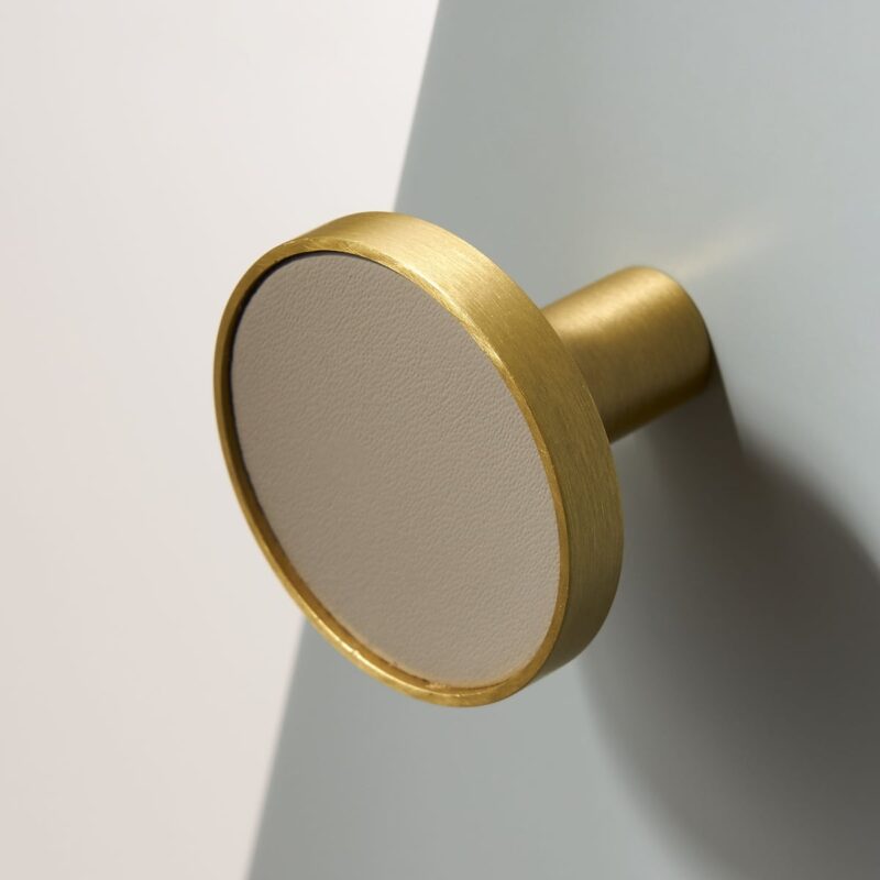 BEETHAM Solid Brass & Leather Furniture Knobs 5 BEETHAM Solid Brass & Leather Furniture Knobs