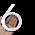 BROOKFIELD Segno del numero civico fluttuante in acciaio spazzolato