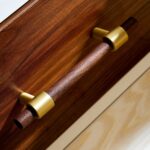 CIRCA Nussbaum & Massivmessing Griffe