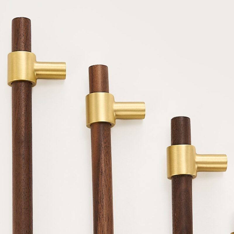 CIRCA Nussbaum & Massivmessing Griffe