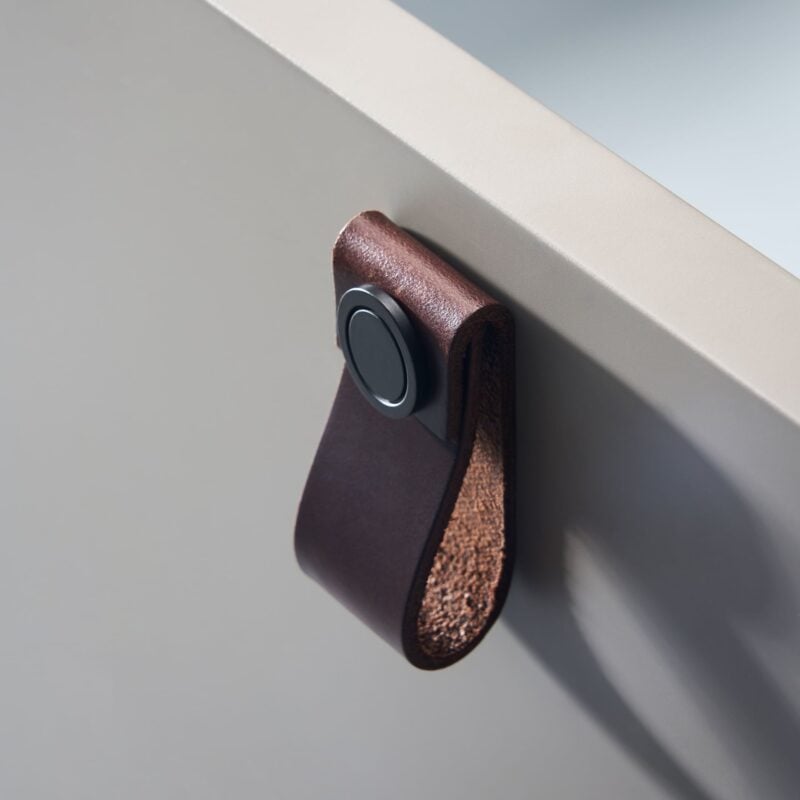 DIVES Griffe aus Leder und Messing