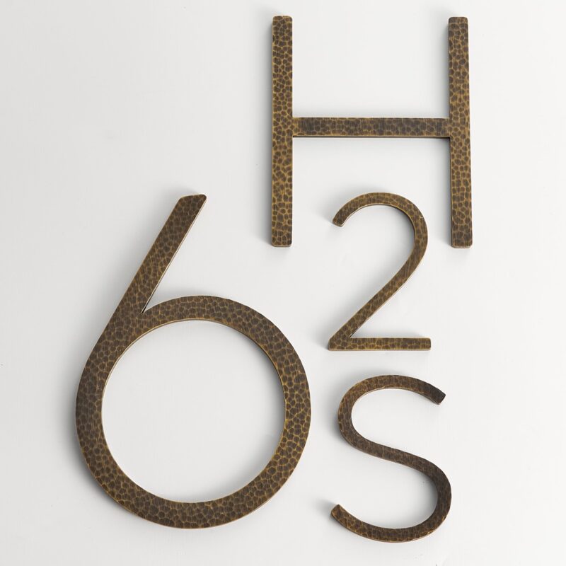 EZRA Numeri in ottone anticato martellato