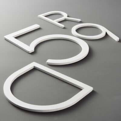 EZRA Zahlen in Weiß