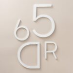 EZRA Zahlen in Weiß