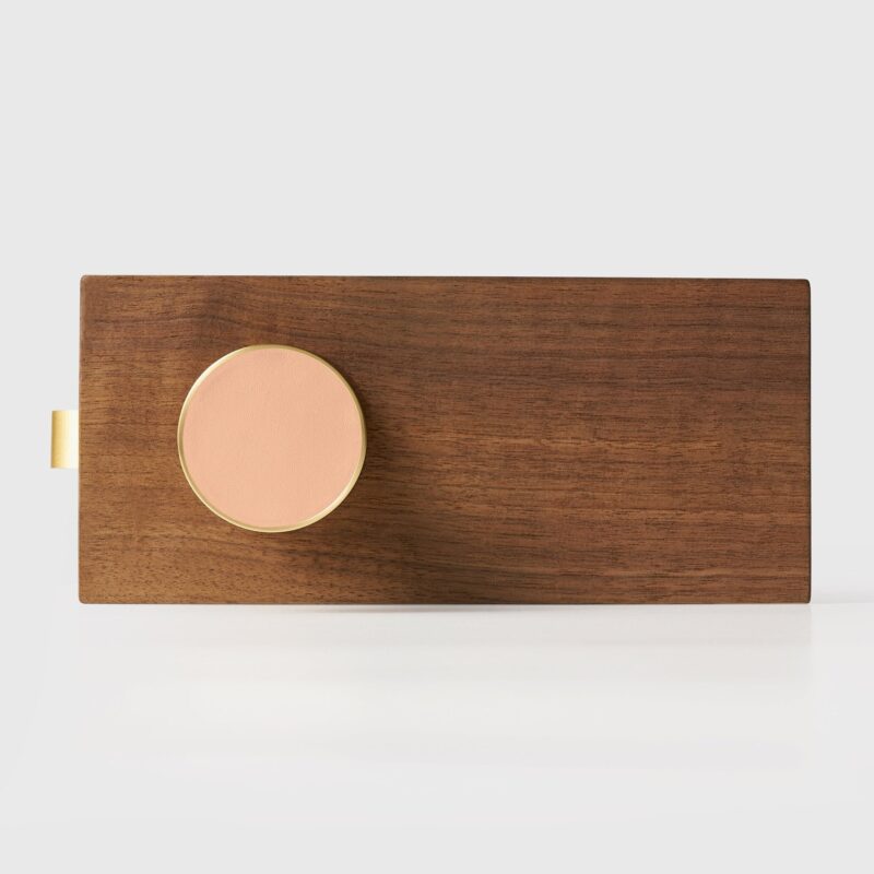 Maniglia per porta FERN in ottone massiccio e pelle – Ottone satinato