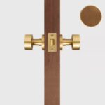 Maniglia per porta FERN in ottone massiccio e pelle – Ottone satinato