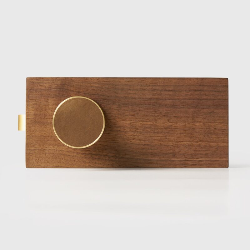 Maniglia per porta FERN in ottone massiccio e pelle – Ottone satinato