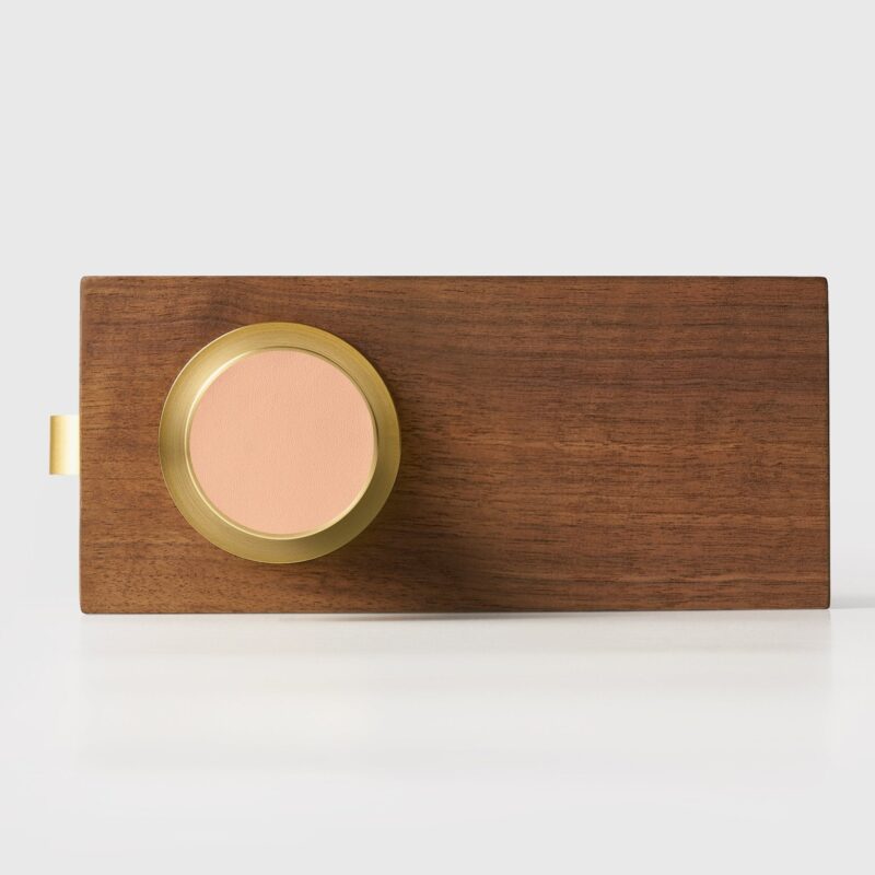 Maniglia per porta FERN in ottone massiccio e pelle – Ottone satinato