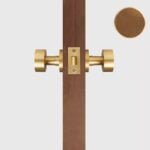 Maniglia per porta FERN in ottone massiccio e pelle – Ottone satinato