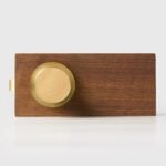 Maniglia per porta FERN in ottone massiccio e pelle – Ottone satinato