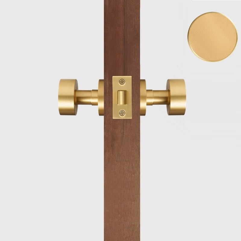 Maniglia per porta FERN in ottone massiccio e pelle – Ottone satinato