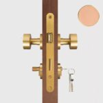 Maniglia per porta FERN in ottone massiccio e pelle – Ottone satinato