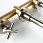 Miscelatore per lavabo da parete FORMA