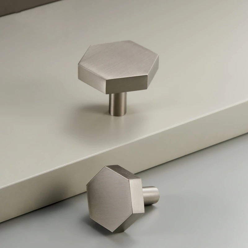 Pomelli per porte in nichel satinato GESTALTE