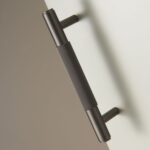 GOTHAM Tiradores de latón macizo