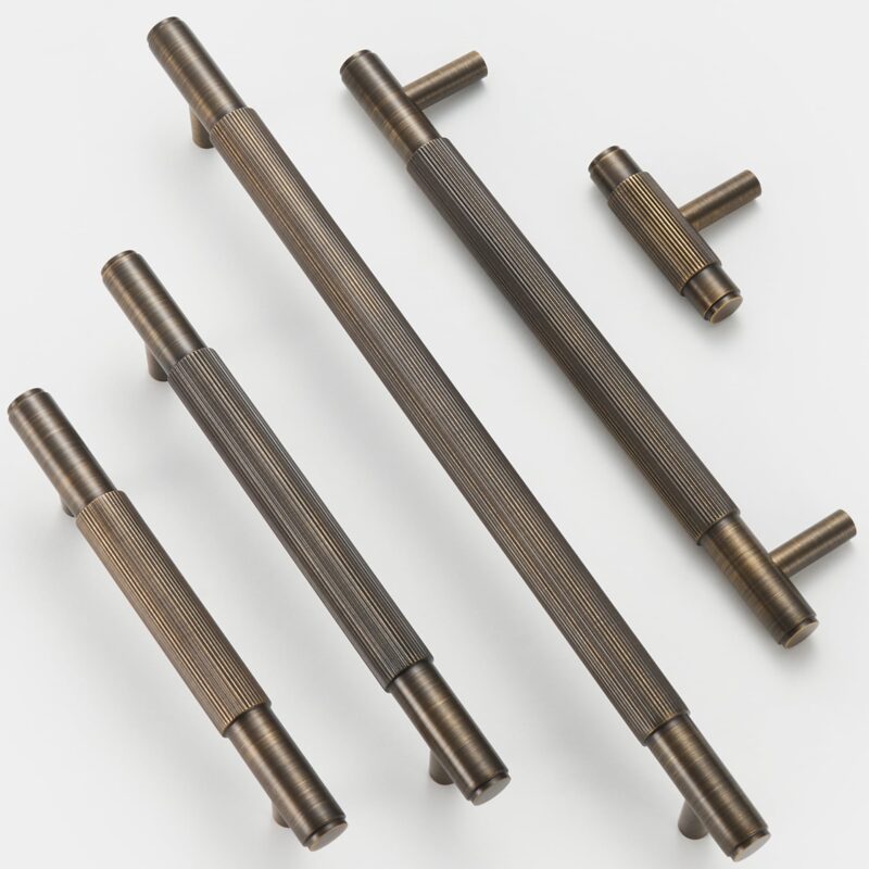 GOTHAM Tiradores de latón macizo