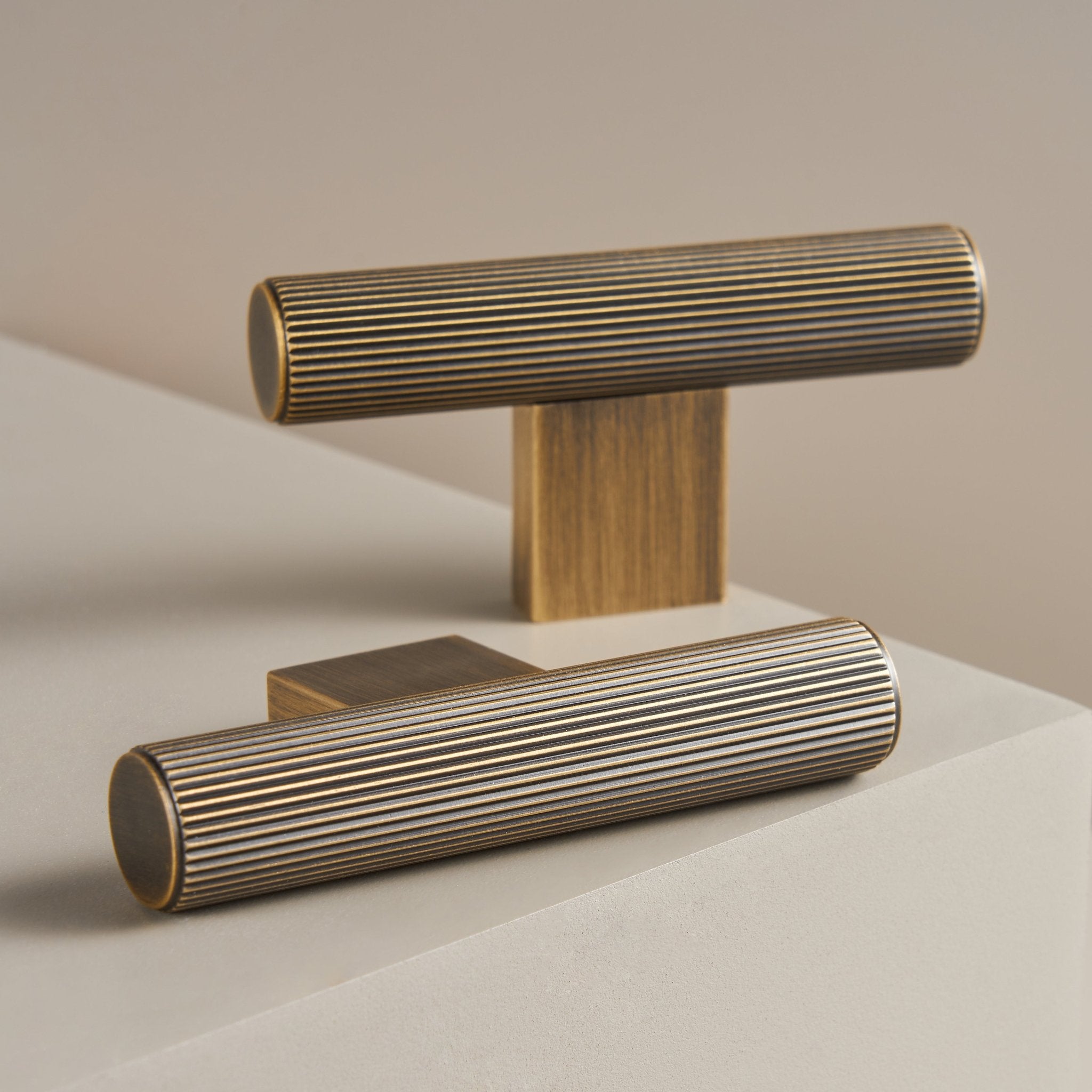 Barre a T in ottone massiccio GRAFO