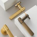 Juego de manillería y cerradura LEVVA