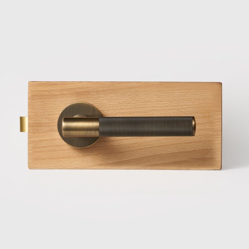 Maniglia per porta in ottone massiccio HART