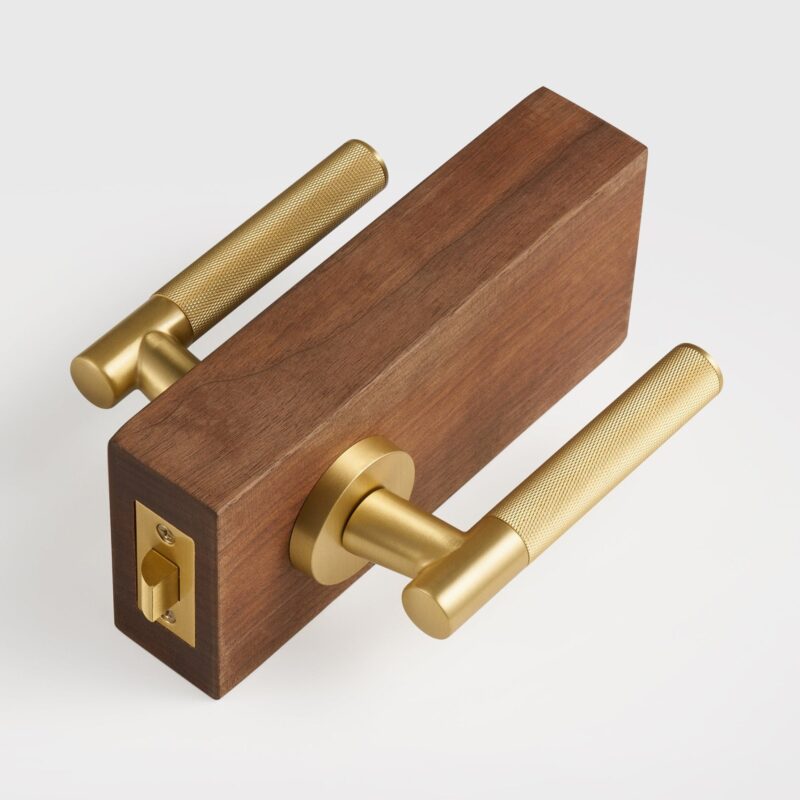 Maniglia per porta in ottone massiccio HART