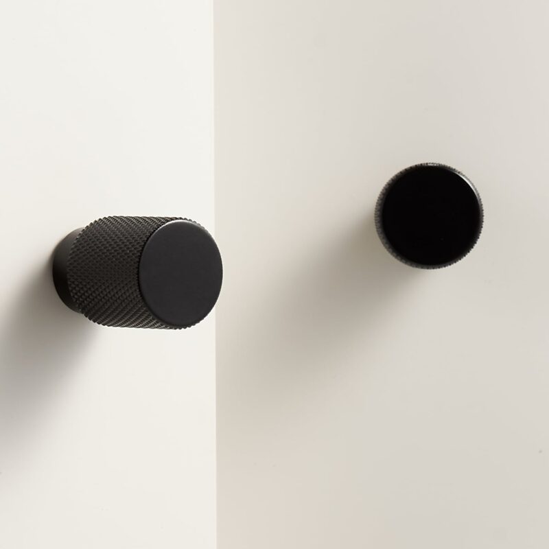 JAROD Pomos moleteados de latón macizo