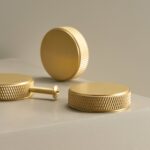 Bouton en laiton massif KERMA - Disque