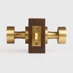 LUNO Pomello per porta in ottone massiccio