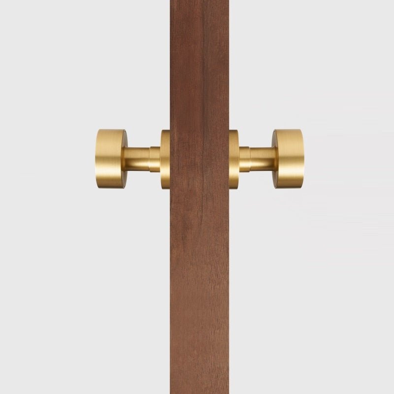 LUNO Pomello per porta in ottone massiccio