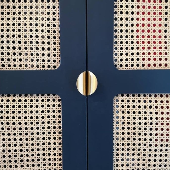 Tirador de puerta curvado de latón macizo LUSTE