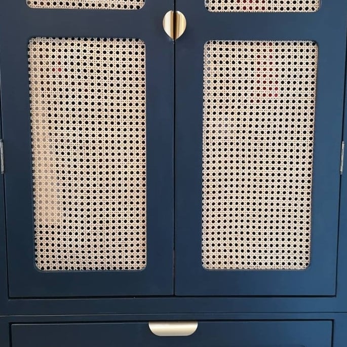 Tirador de puerta curvado de latón macizo LUSTE