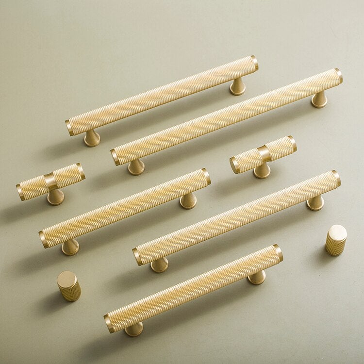 Manijas de latón moleteadas LUX