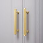 Manijas de latón moleteadas LUX