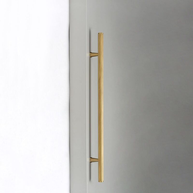 Manijas de latón moleteadas LUX